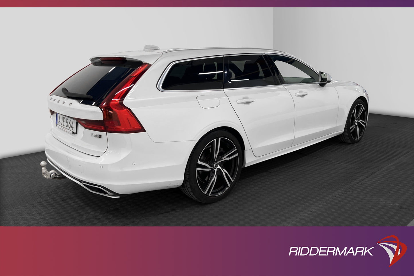 Volvo V90 T8 TwEn AWD 392HK R-Design Pano B&W 360* Drag