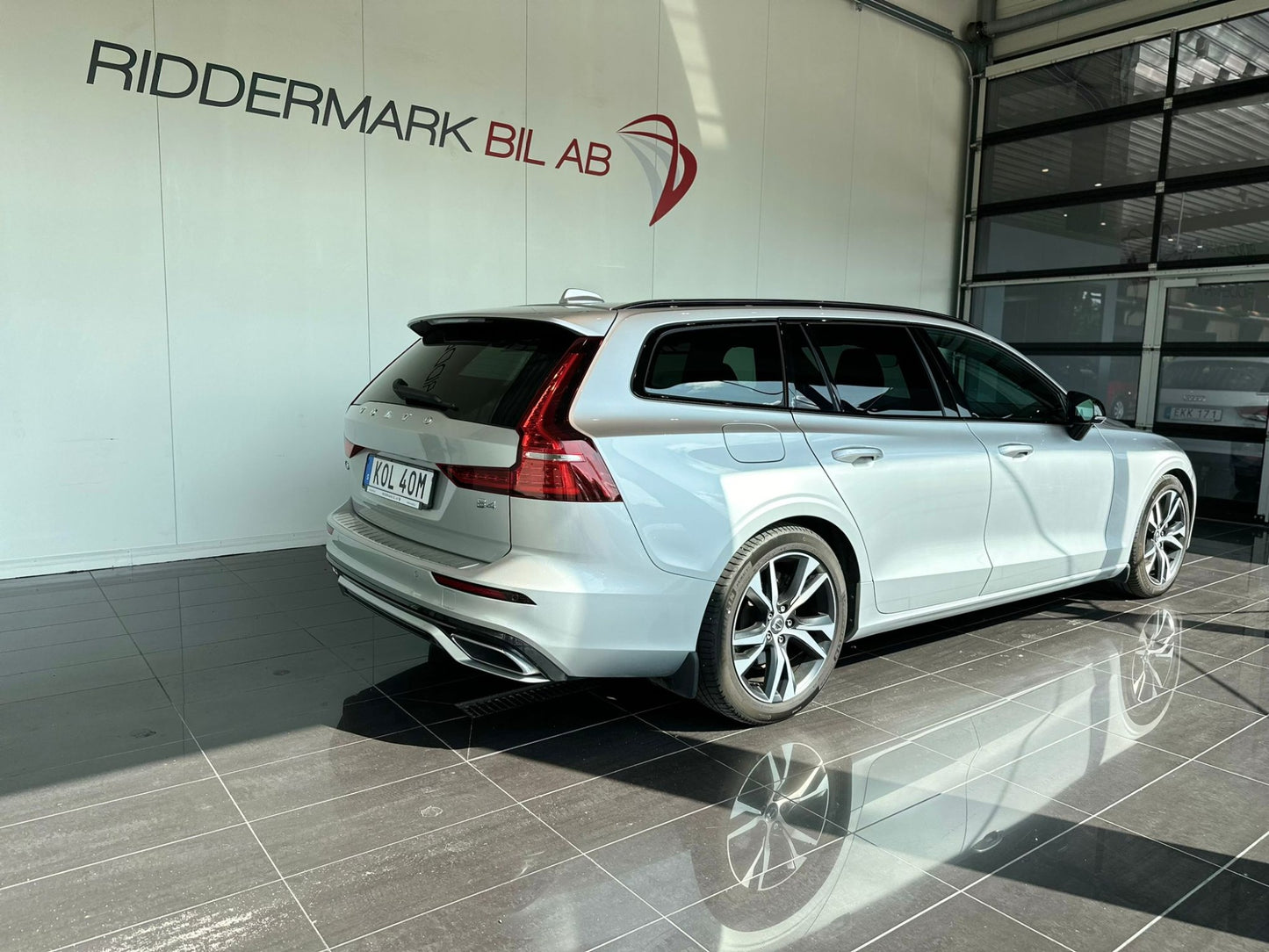 Volvo V60 B4 197 hk R-Design Skinn Navi VOC BLIS P-klimat