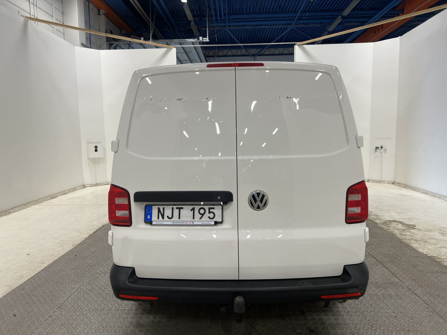 Volkswagen Transporter L2 150hk 4M DSG Värmare Drag Moms