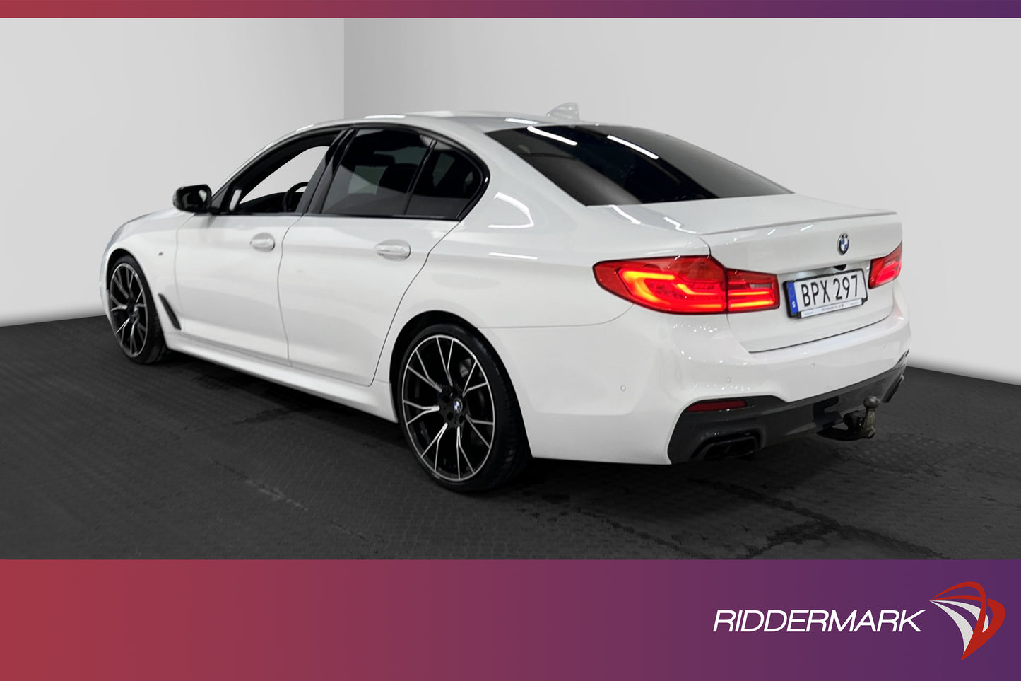 BMW M550 i xDrive 462hk Ultimate Edition Pano B&W HUD Drag