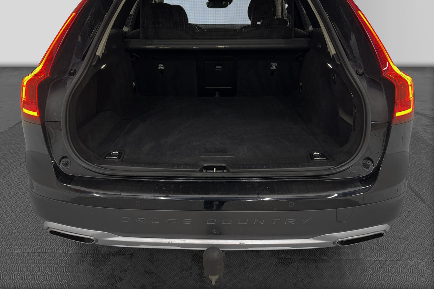 Volvo V90 Cross Country D4 AWD D-värm VOC App-connect