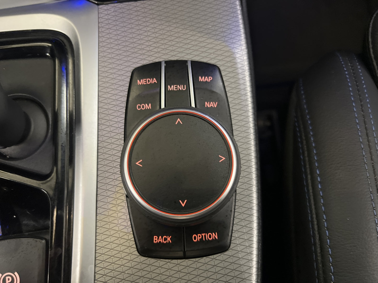 BMW X3 xDrive20d M Sport Cockpit HiFi Keyless Värmare Drag