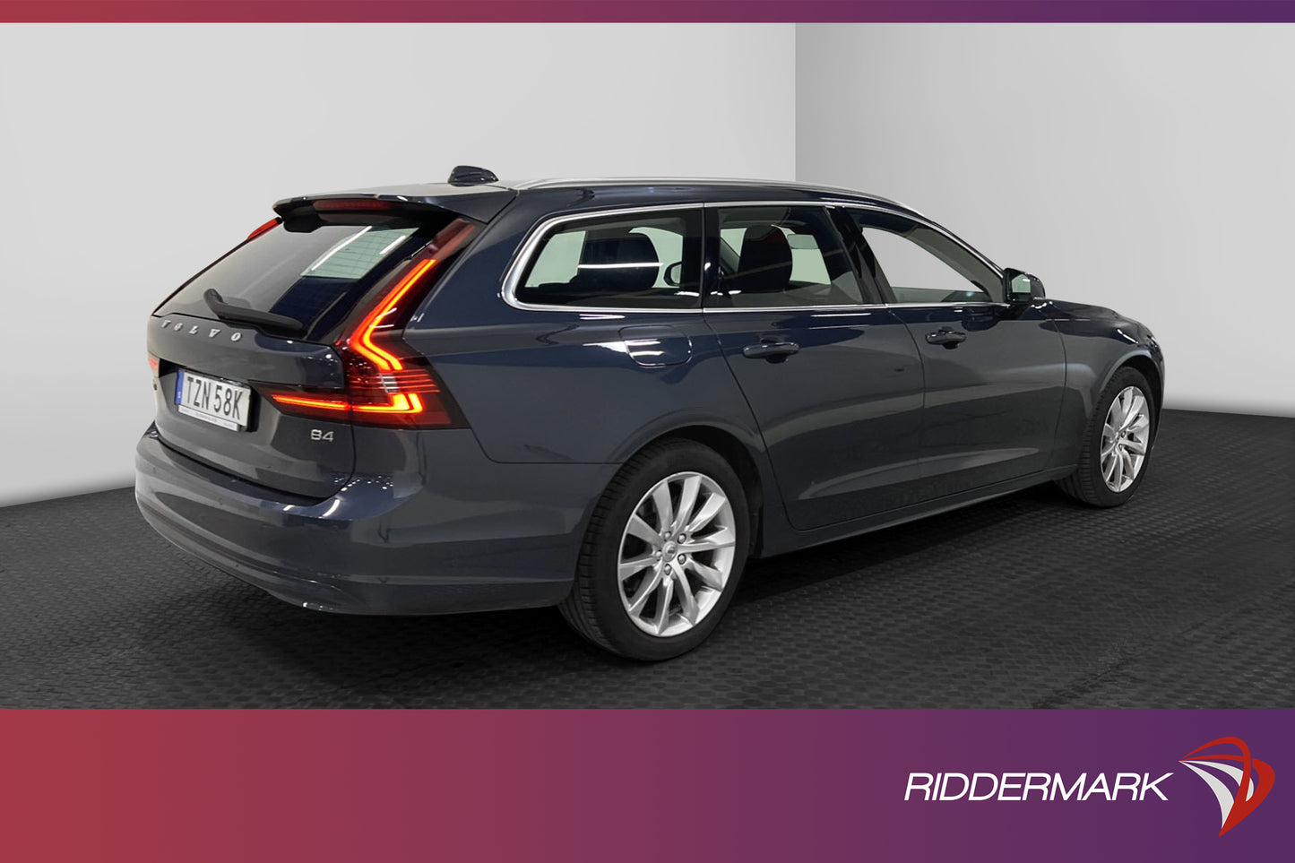 Volvo V90 B4 197hk Momentum Navi B-Kamera Carplay Nyservad