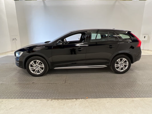 Volvo V60 D4 Cross Country  VOC D-värm T-lucka Skinn Keyless