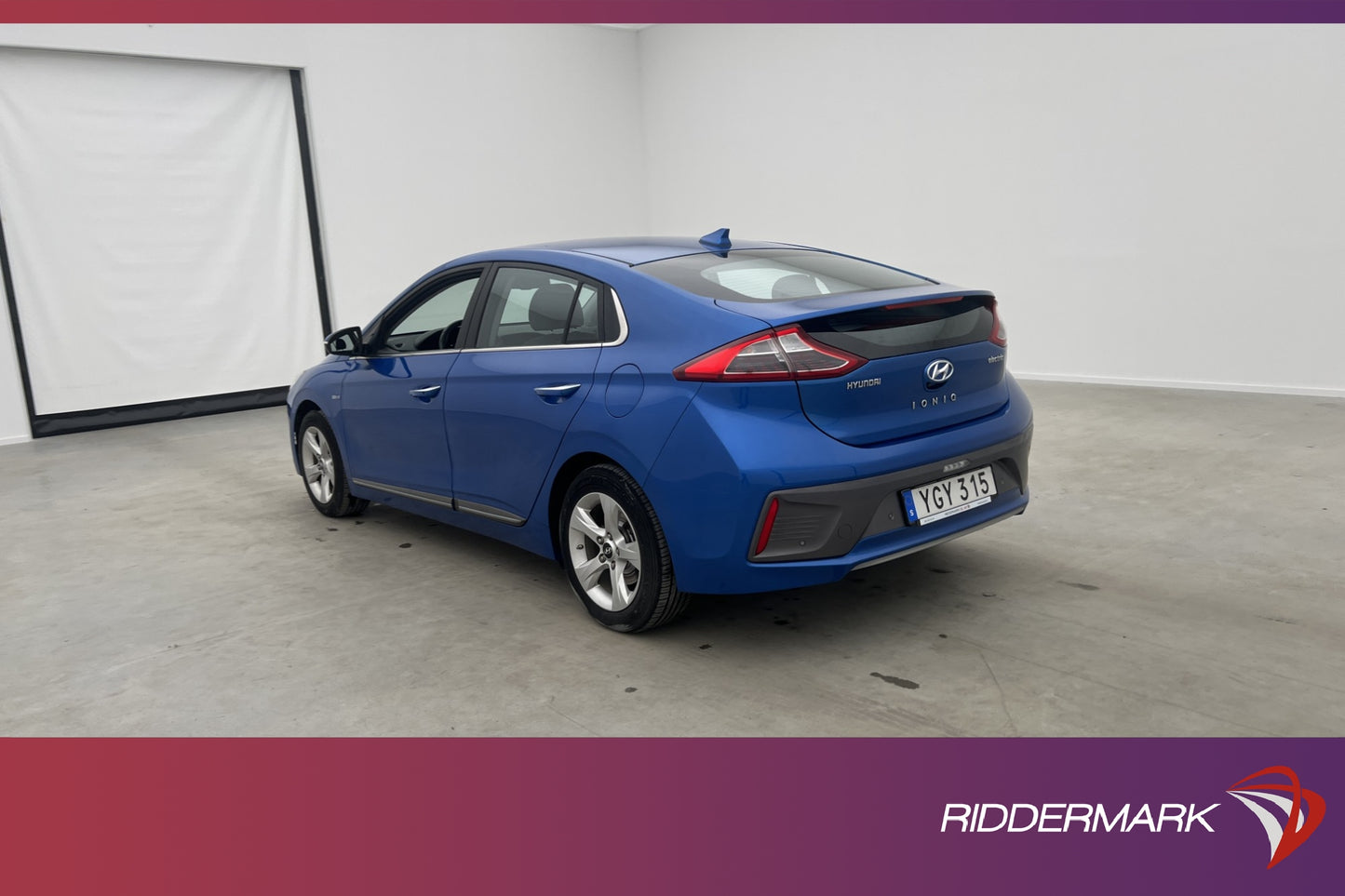 Hyundai IONIQ 28 kWh 120hk Premium Backkamera Rattvärme