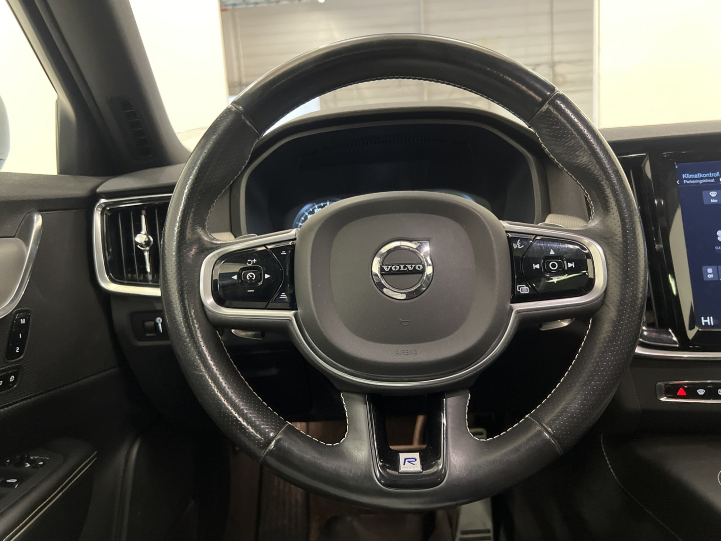 Volvo V90 D4 190hk R-Design Värmare Pano 360° VOC Navi Drag