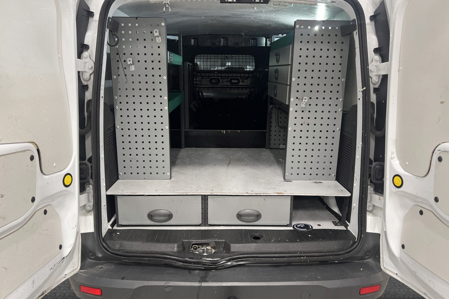 Ford Transit Connect 1.6 LWB Värmare V-inredd Dragkrok Moms