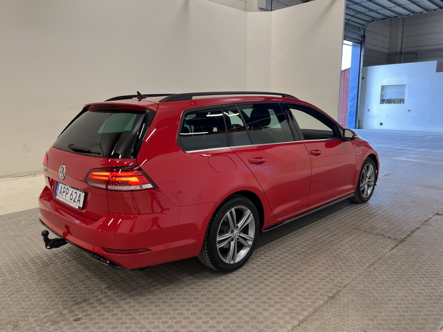 Volkswagen Golf 1.5 TSI 150hk R-line B-Värmare B-Kamera Drag