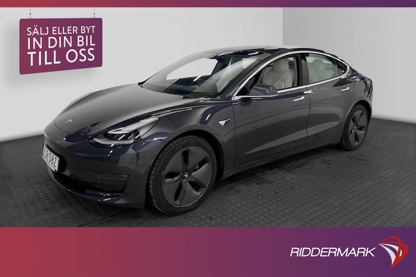 Tesla Model 3 Long Range AWD 440hk Svensksåld Ljus interiör