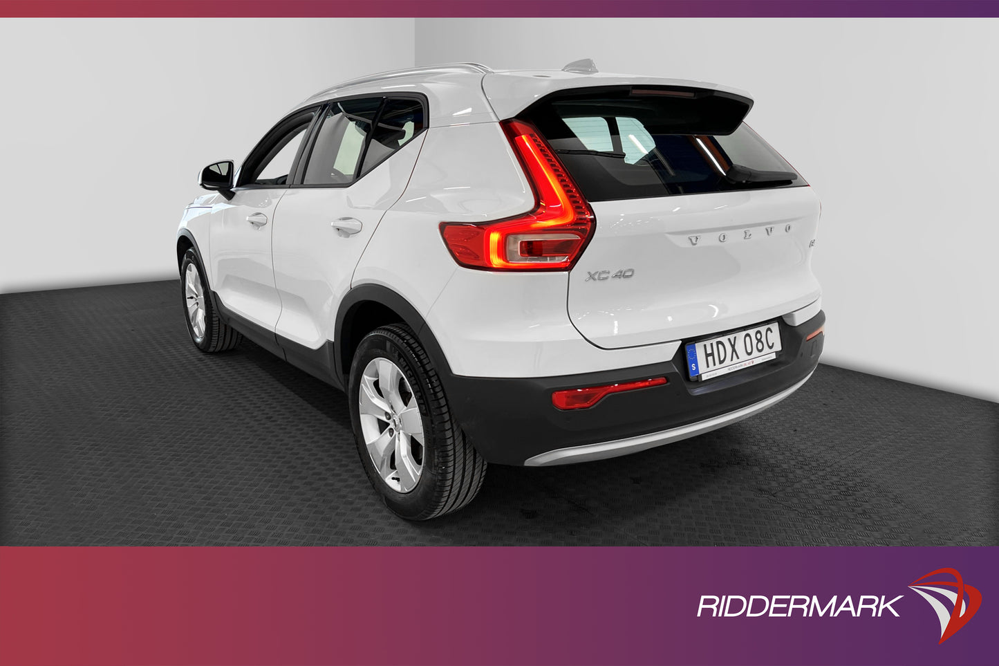 Volvo XC40 B4 197hk Momentum VOC Värmare Kamera BLIS