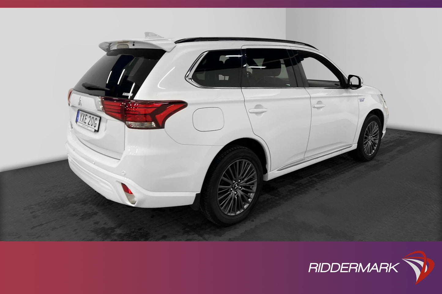 Mitsubishi Outlander P-HEV 4WD S-Edition Pano Navi 360° MOMS