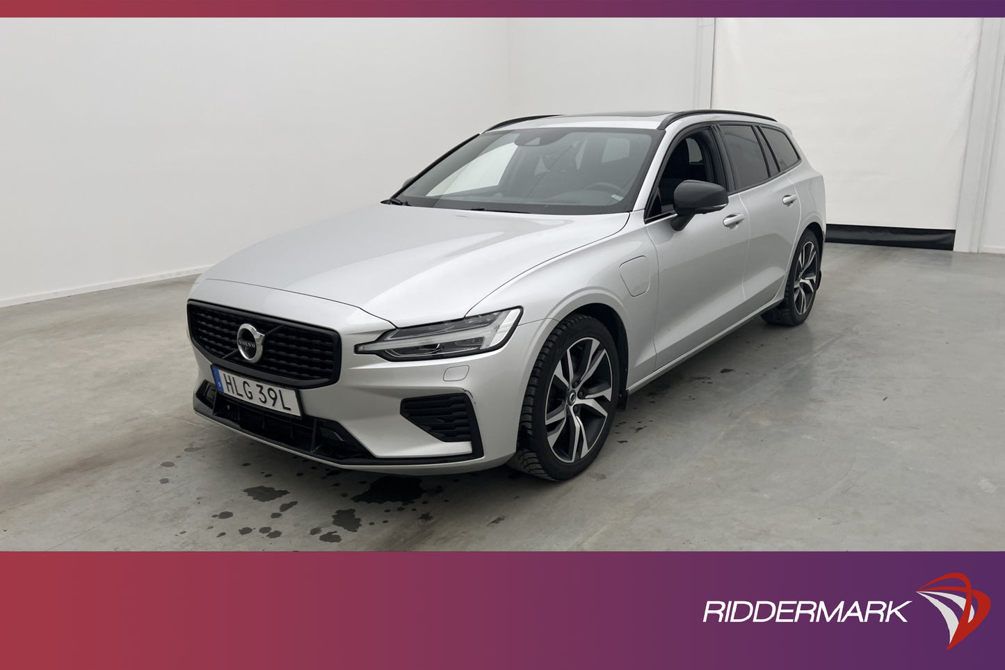 Volvo V60 Recharge T8 AWD R-Design VOC Pano B&W HUD 360 Drag