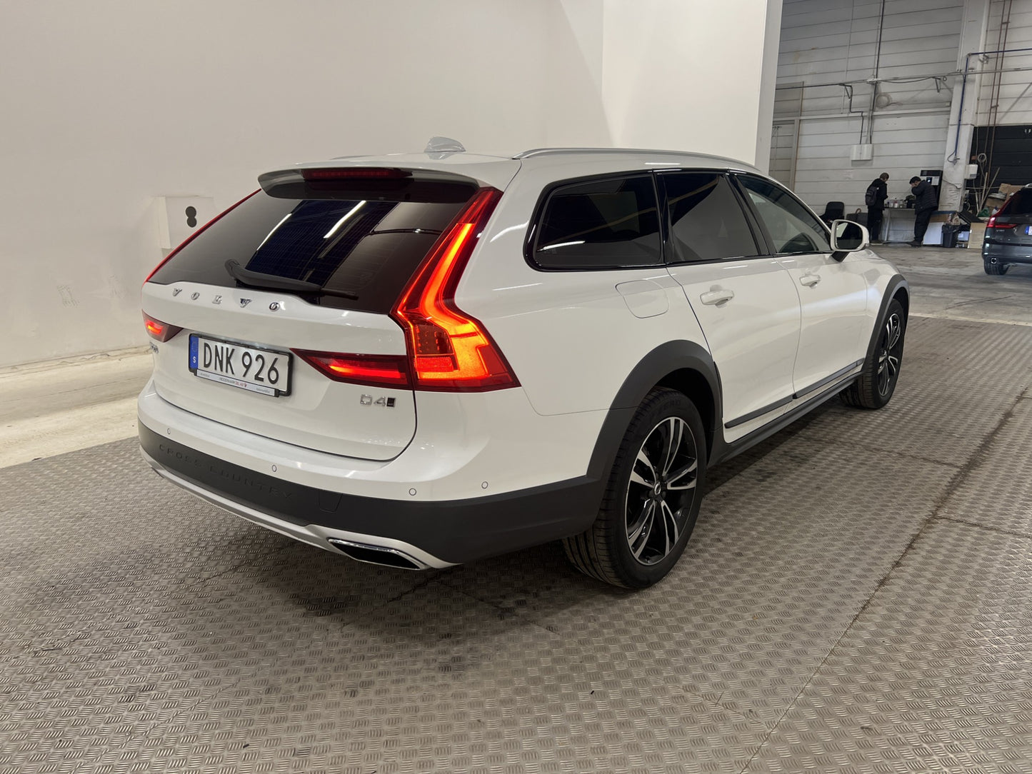 Volvo V90 D4 Cross Country AWD Momentum P-Värmare Navi BLIS