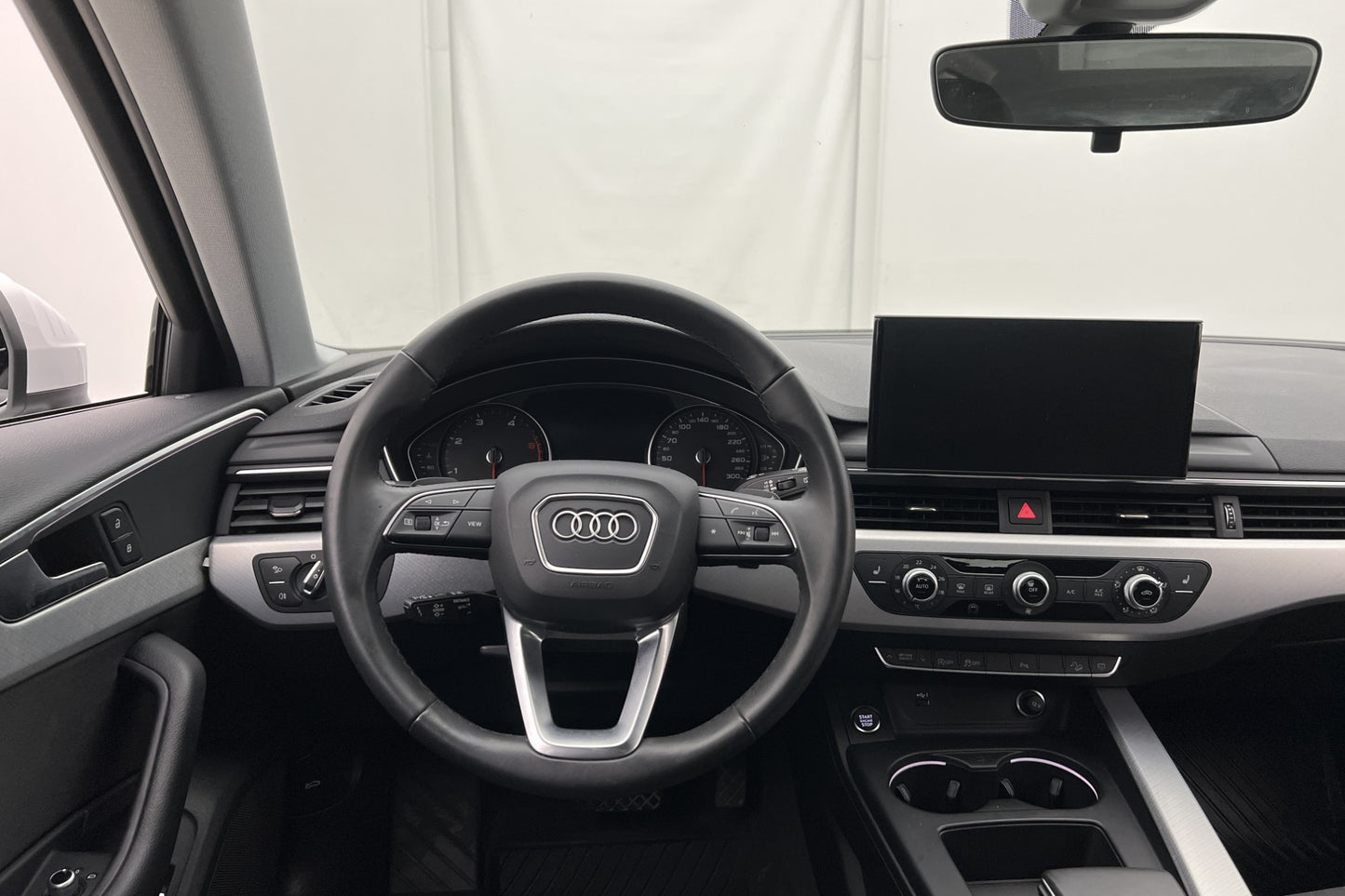 Audi A4 Allroad Q 40 TDI Proline Värm Matrix Kamera GPS Drag