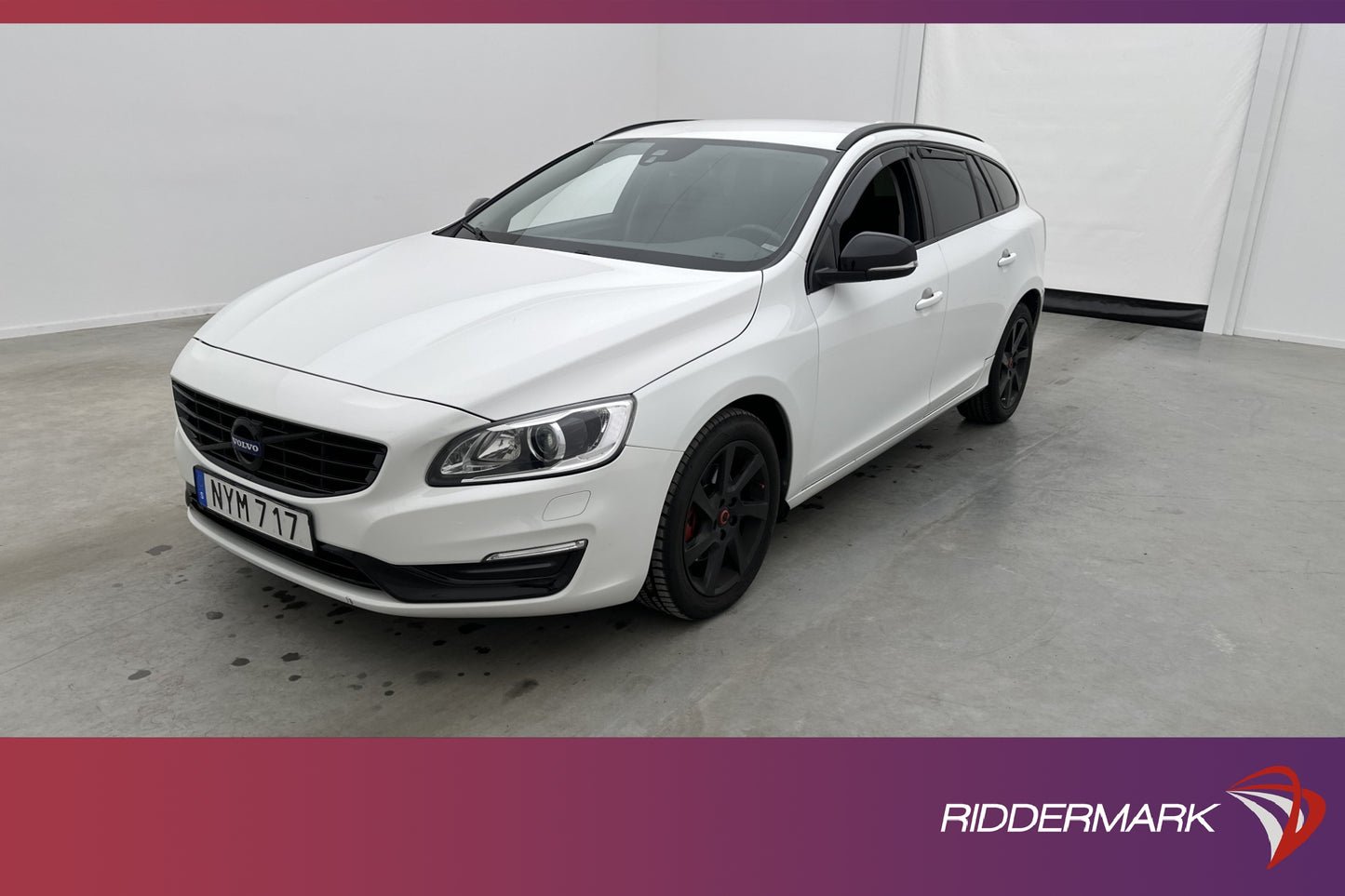 Volvo V60 D4 Momentum Svart-Optik Värmare Sensorer Välservad