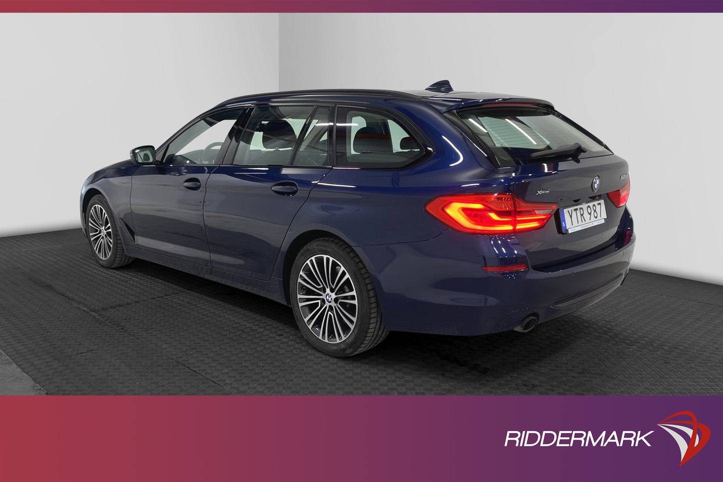 BMW 520d 190hk xDrive Sport line M-värm HiFi Navi B-kamera