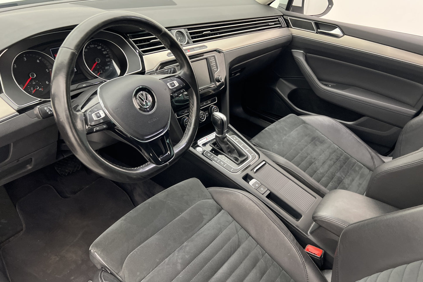 Volkswagen Passat 2.0 TDI 4M 190hk R-Line Värmar Kamera Drag