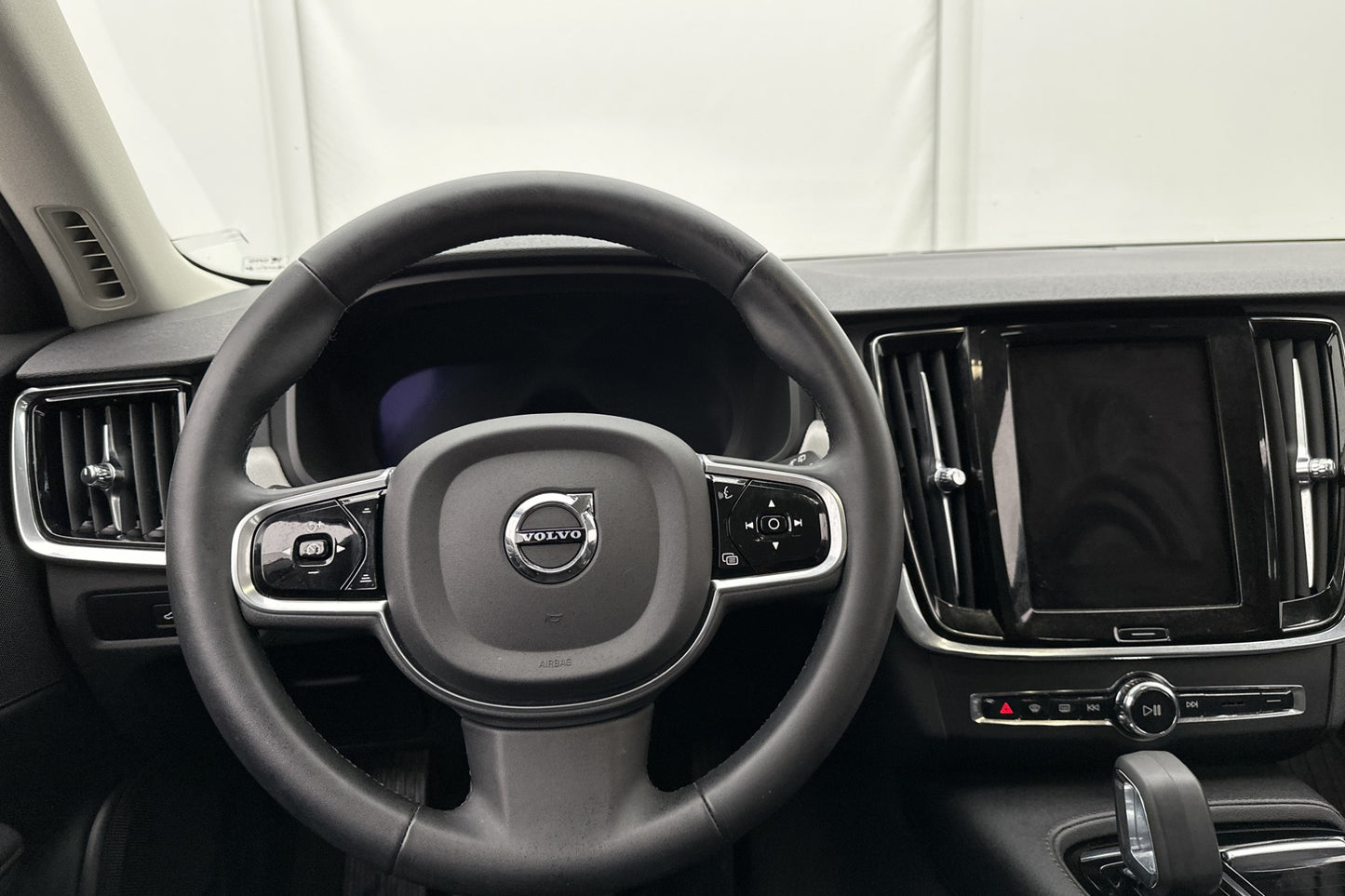 Volvo V90 Recharge T6 AWD Core Skinn Kamera Elstolar Drag