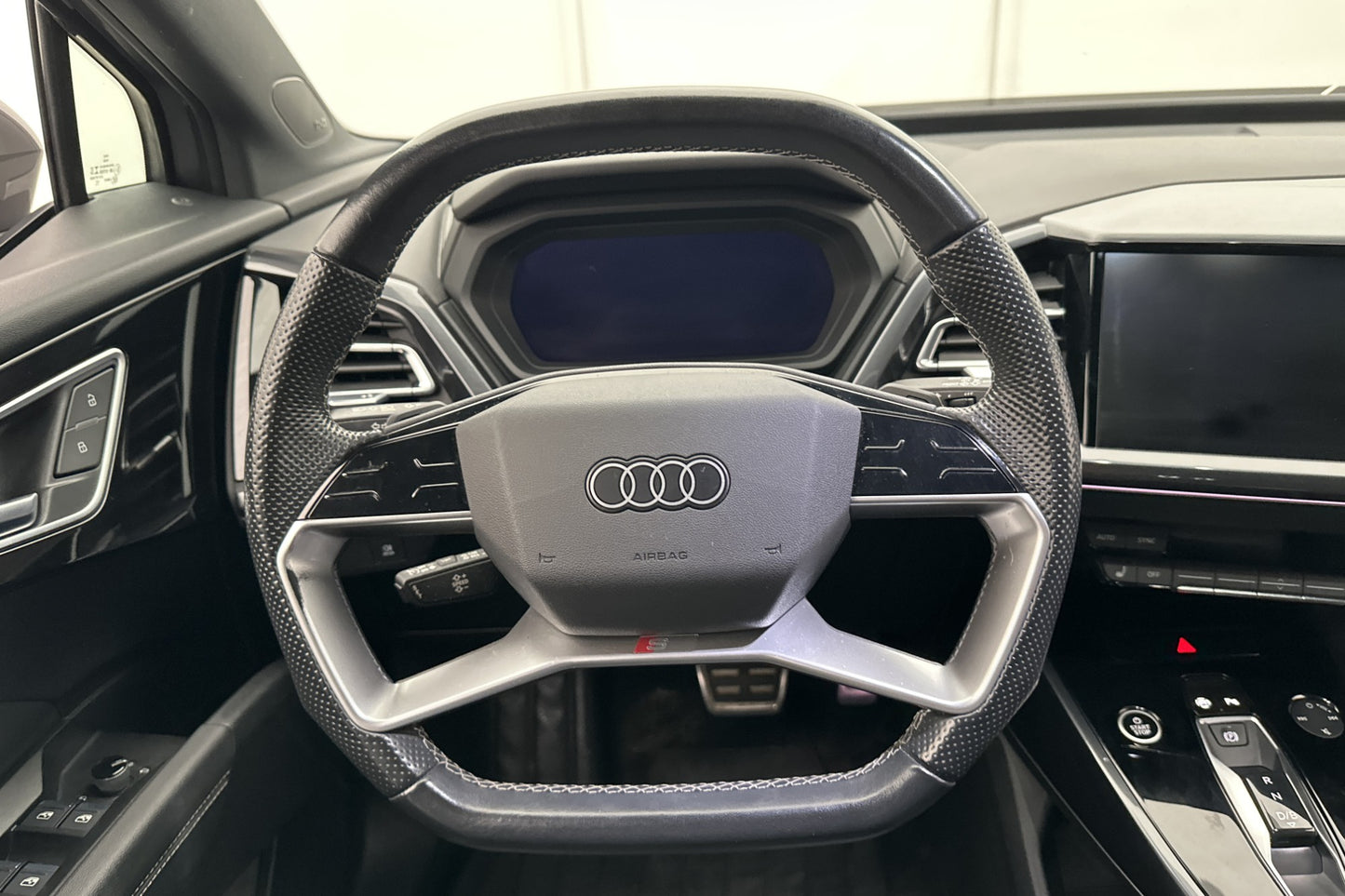 Audi Q4 50 e-tron Quattro 299hk S-Line SONOS Skinn Drag MOMS