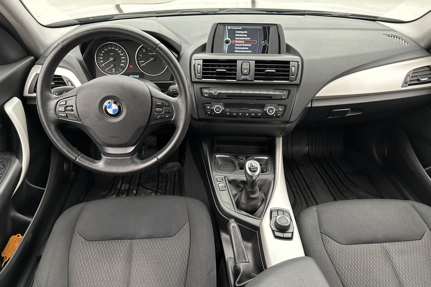 BMW 116i  P-Sensorer 668 kr Skatt 0,45L/mil 136hk