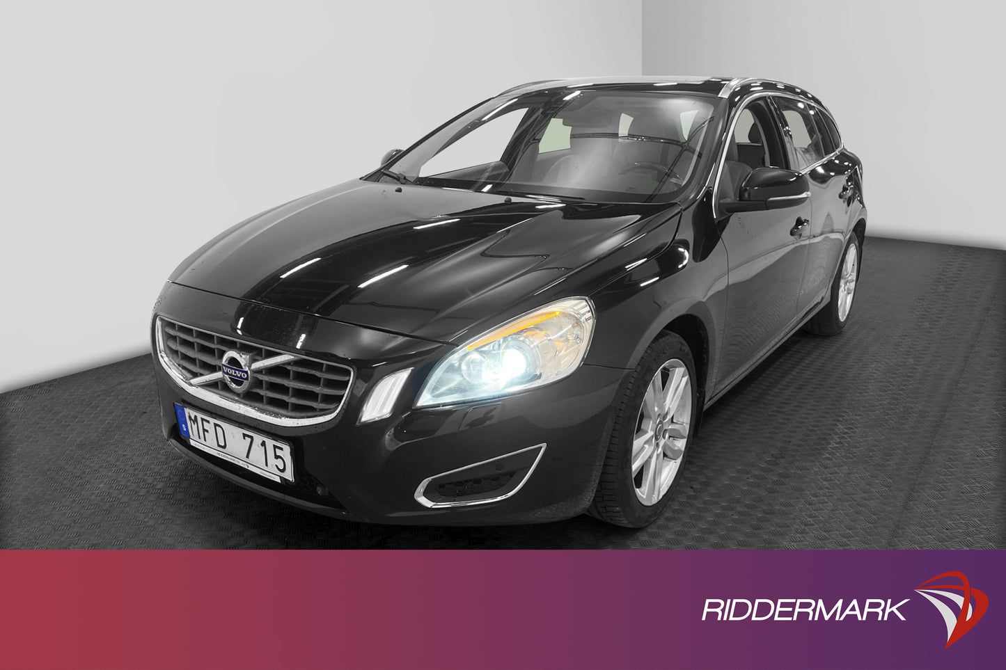 Volvo V60 D3 163hk Summum T-Lucka VOC D-Värm Navi Skinn Drag