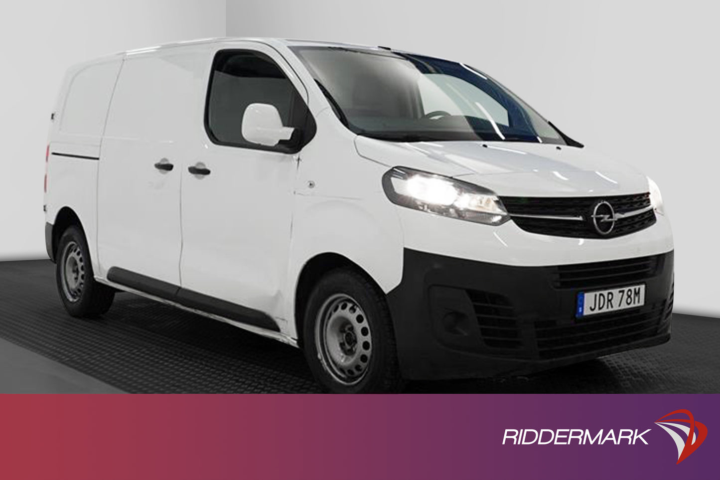 Opel Vivaro Lång 1.5D Automat 120hk Värmare PDC Drag Moms