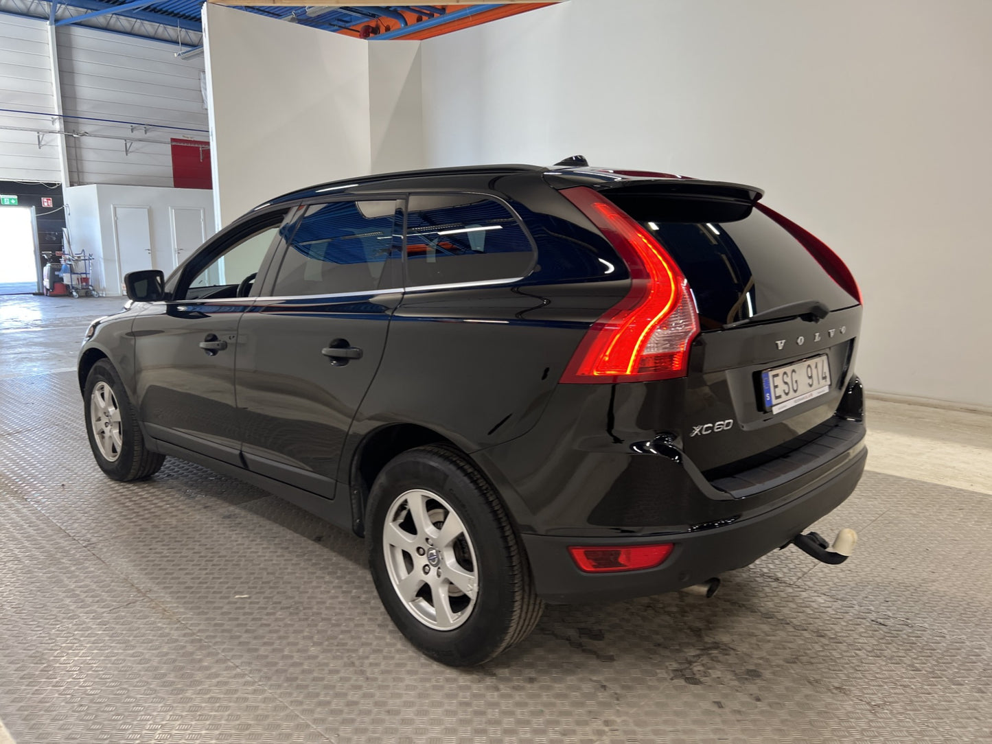 Volvo XC60 2.4D 175hk Momentum Sensorer Drag Välservad