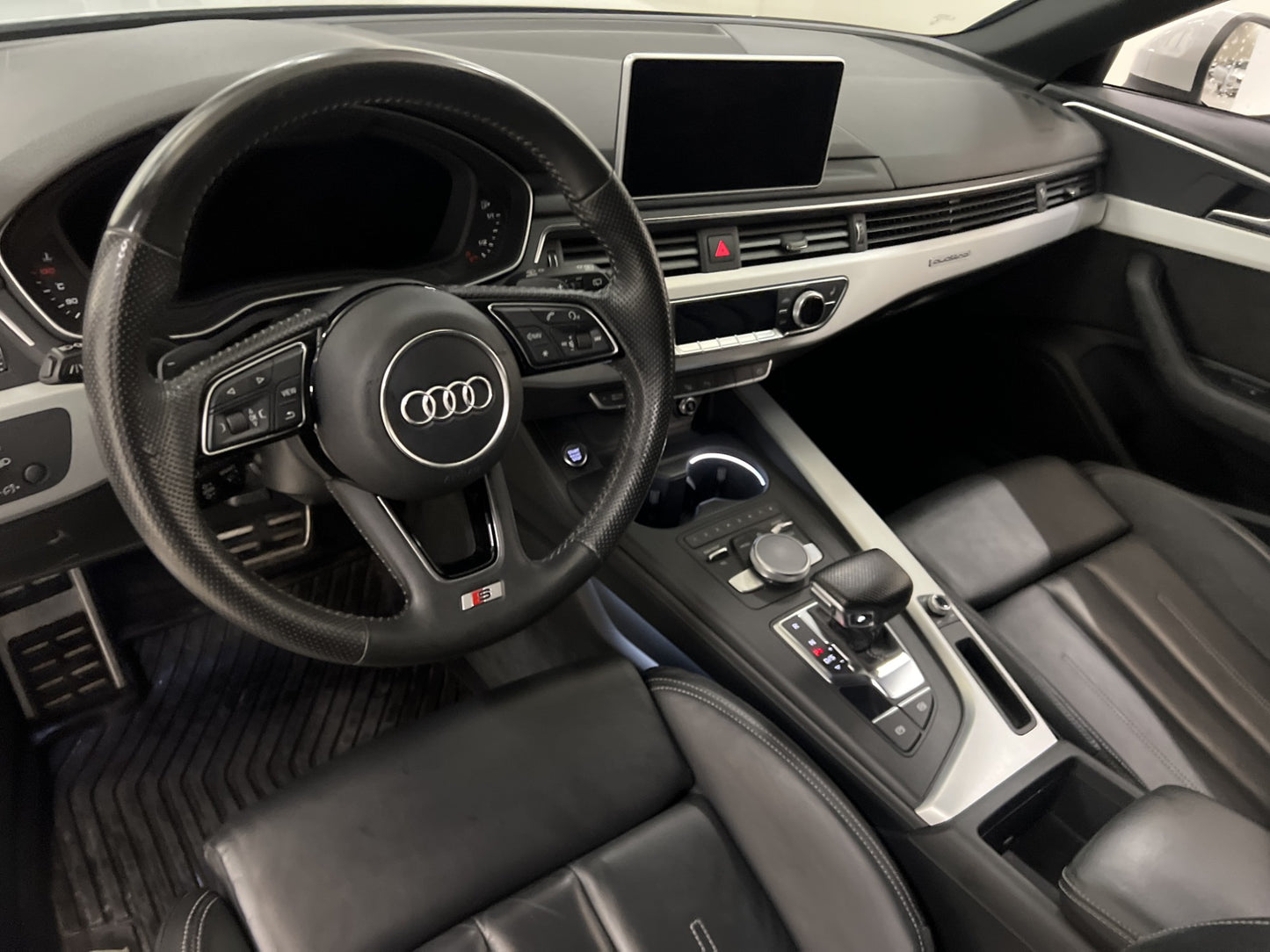 Audi A4 2.0 TDI Avant Q S-Line Cockpit Kamera Matrix Värmare