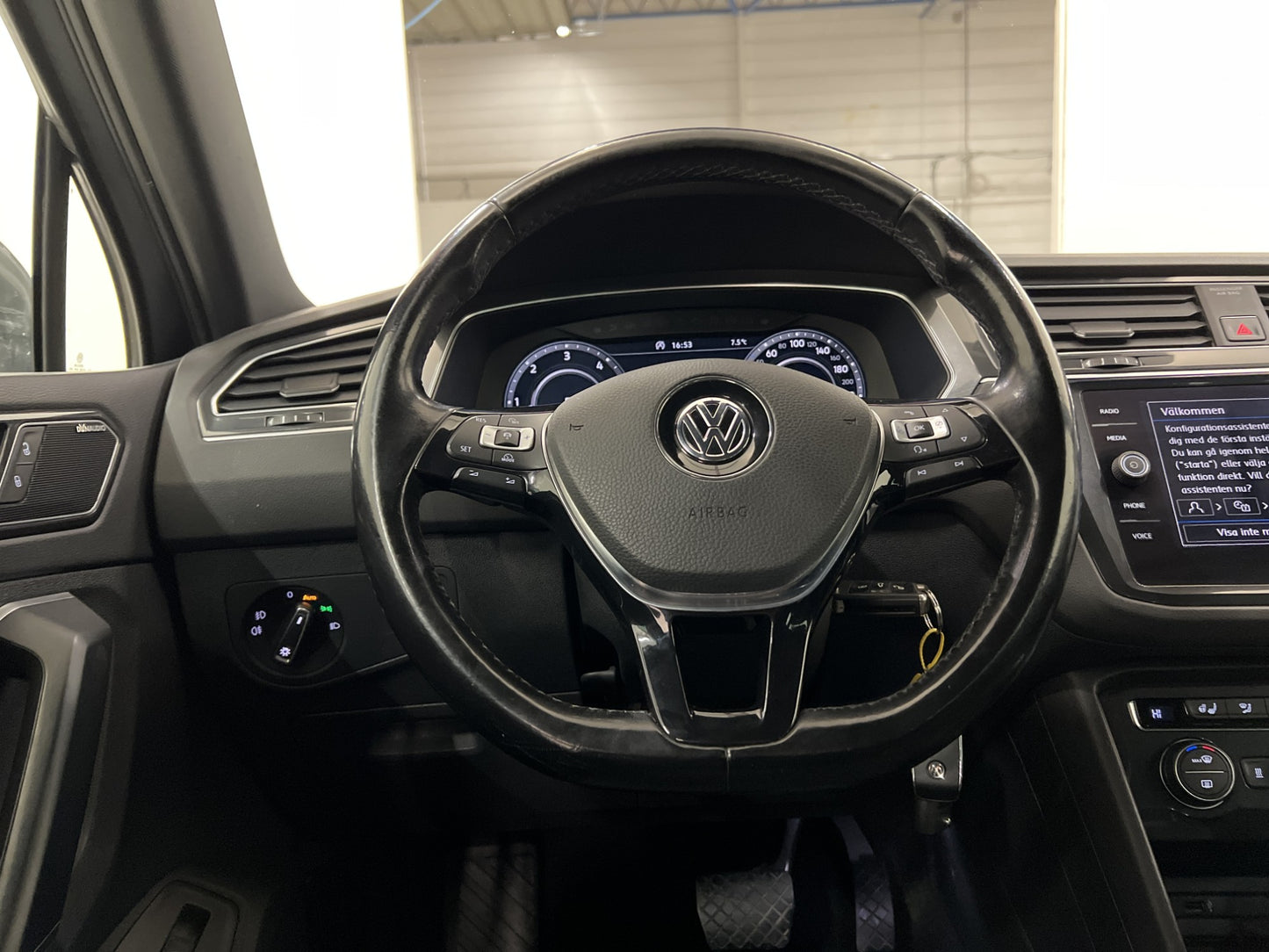 Volkswagen Tiguan 4M 190hk R-Line Cockpit Värm Dynaudio Drag