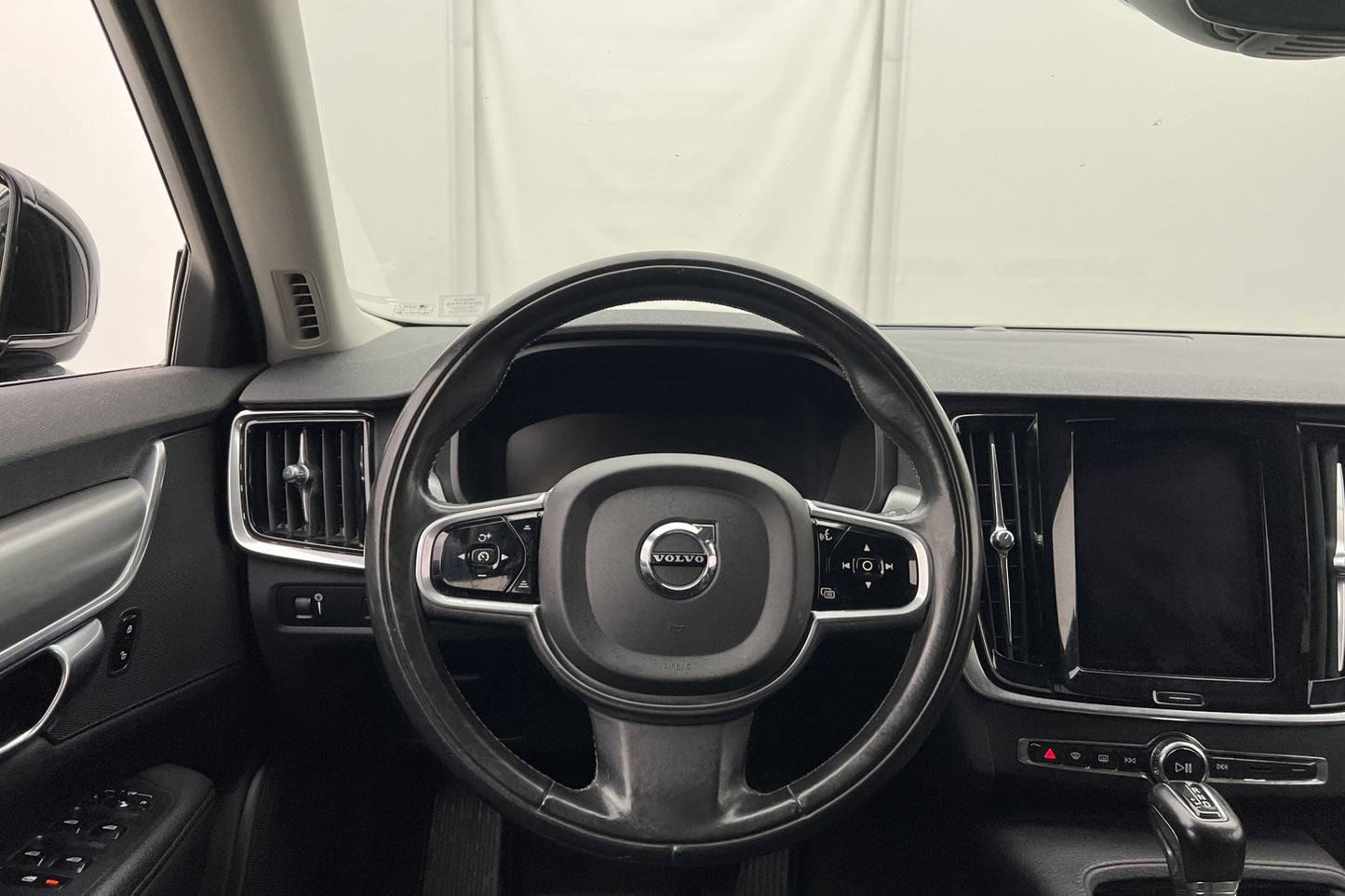 Volvo V90 D5 AWD Advanced VOC Värm Navi BLIS CarPlay Drag