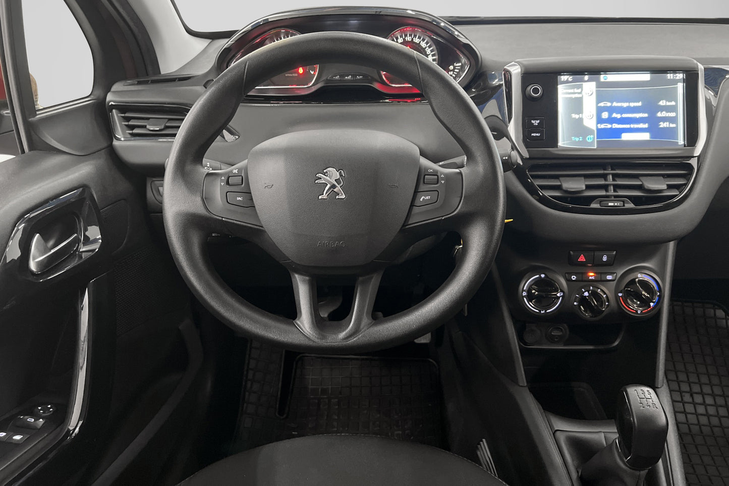 Peugeot 208 1.2 VTi 82hk Välservad 2 Brukare Farthållare AC