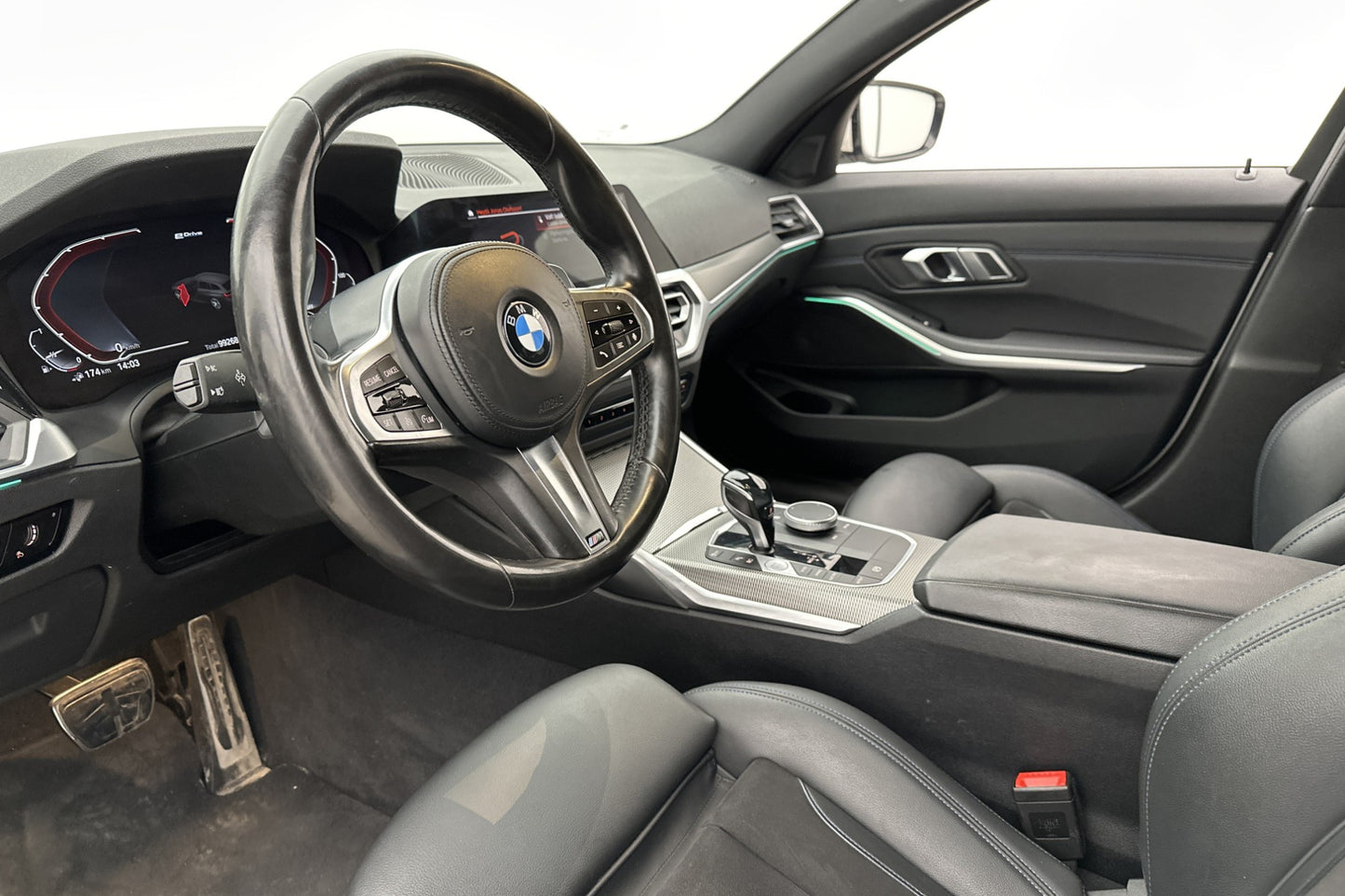 BMW 330 e xDrive Touring 292hk M Sport Navi HiFi Drag MOMS