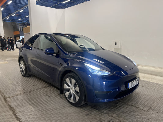 Tesla Model Y Long Range AWD 345hk Autopilot Svensksåld