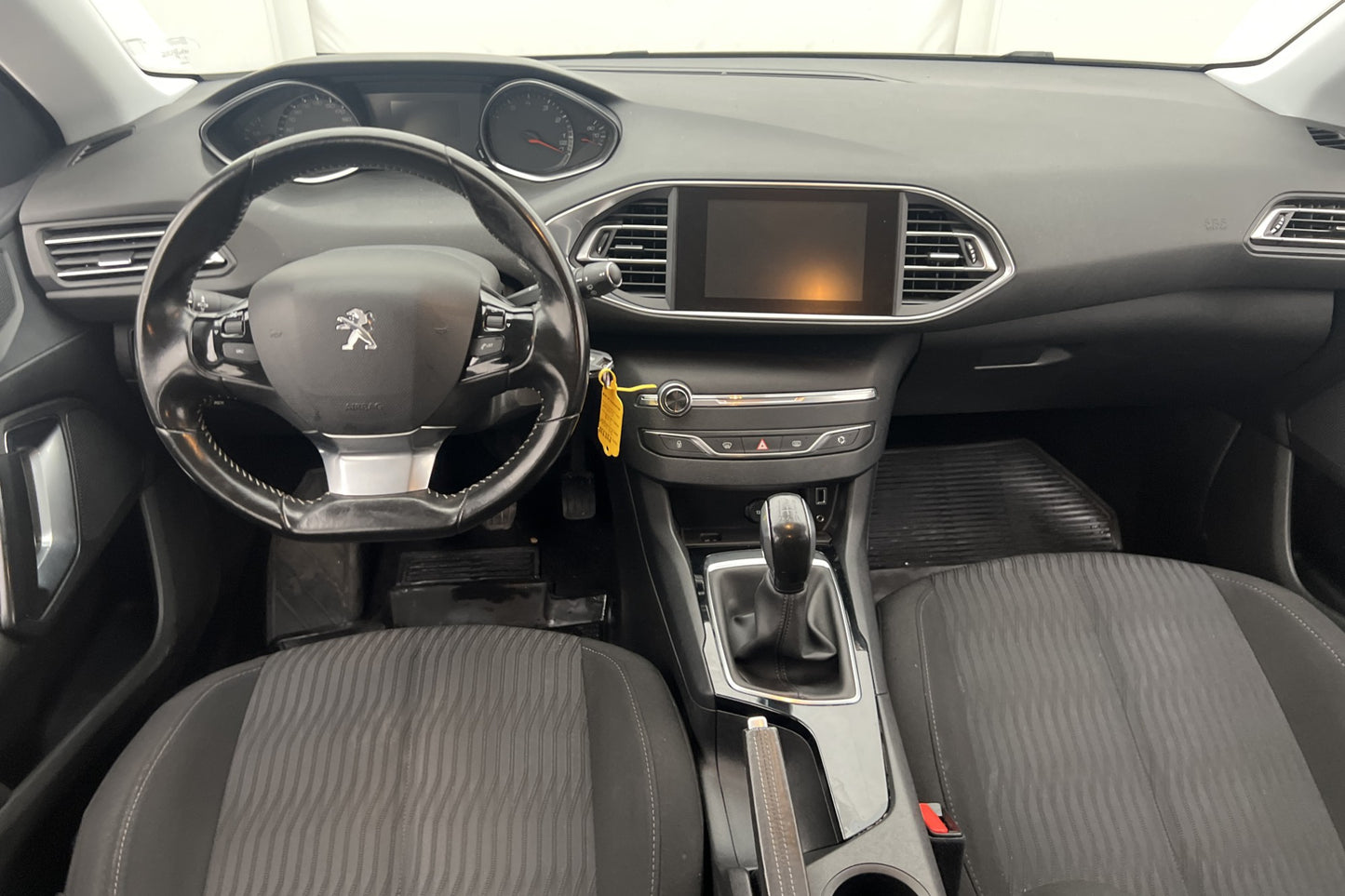 Peugeot 308 SW 1.2 e-THP 110hk Active Sensorer Välservad