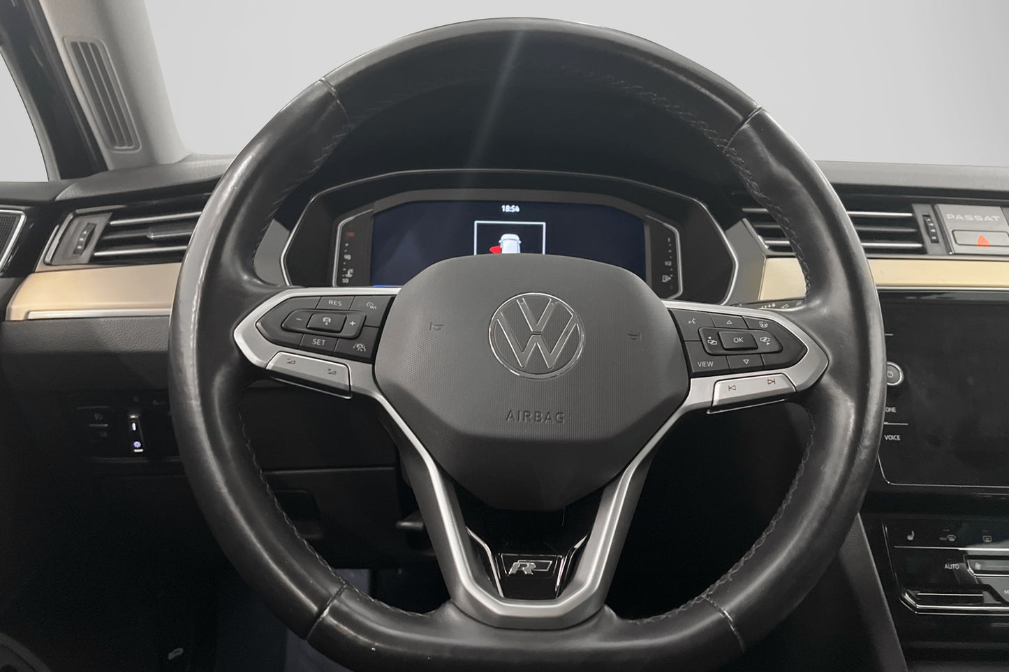 Volkswagen Passat 4M 200hk R-line Cockpit Värmare Navi Drag