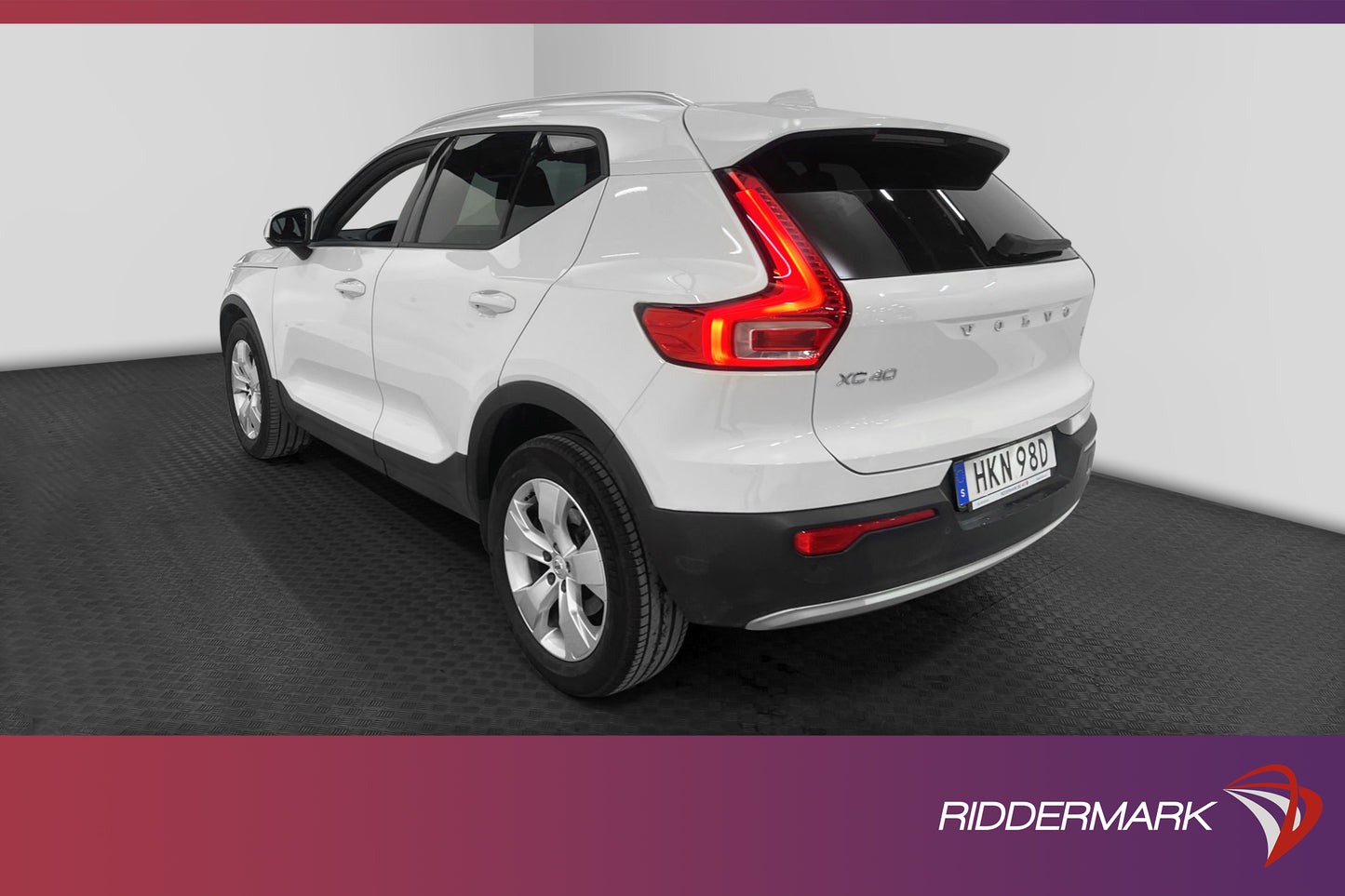 Volvo XC40 D3 AWD 150hk Momentum VOC Värmare Navi Välservad