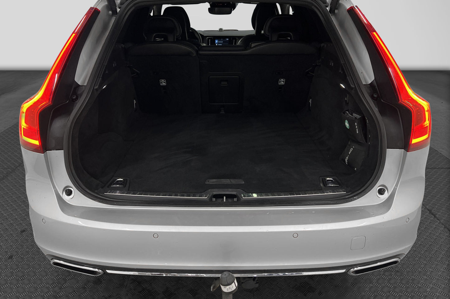 Volvo V90 D5 235hk AWD Inscription Pano B&W 360º D-Värm VOC