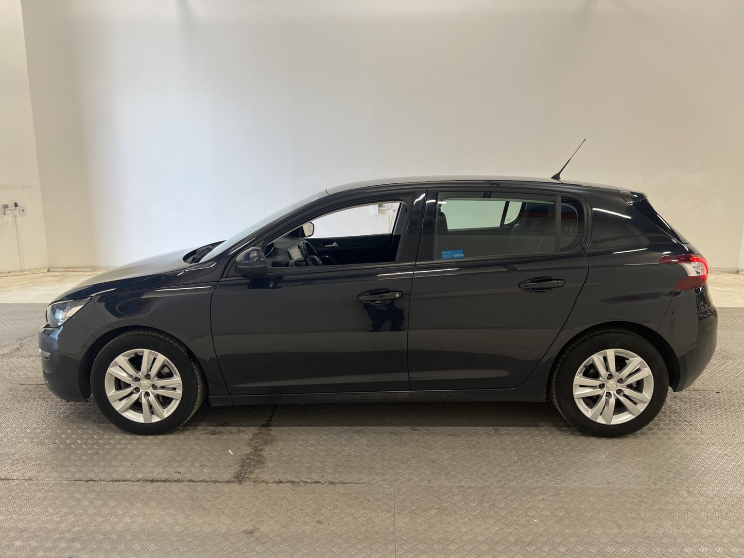 Peugeot 308 1.6 BlueHDI Active M/K-Värmare Touchskärm