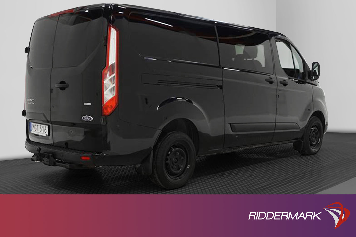 Ford Transit Custom CrewVan Lång Värmare Drag 6-Sits Moms