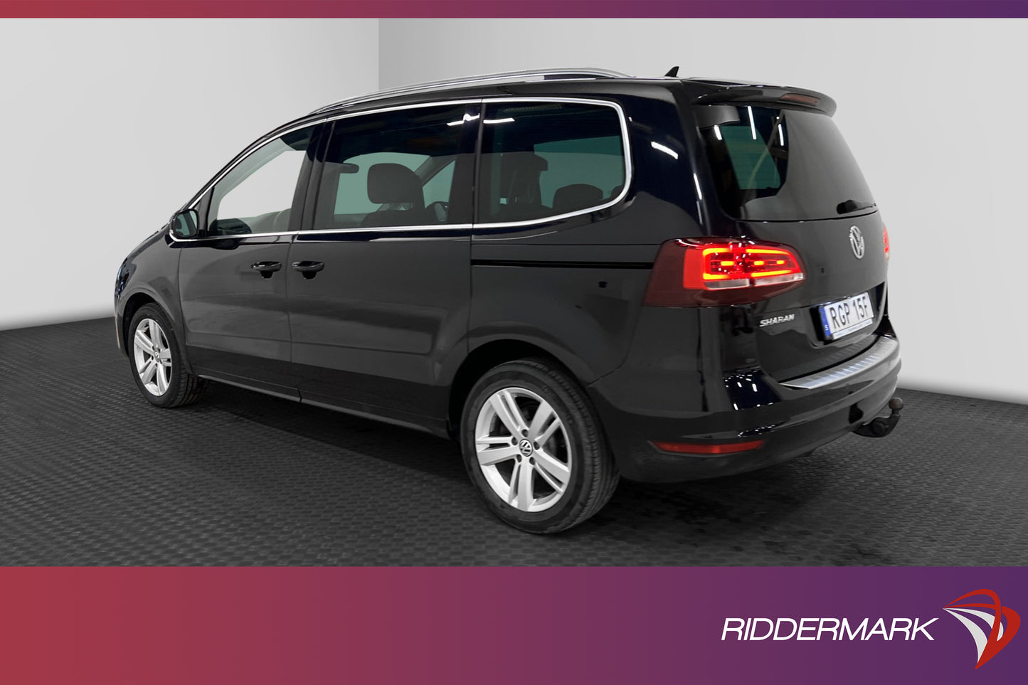 Volkswagen Sharan 2.0 TDI Premium Comfort D-Värm Pano 7-Sits