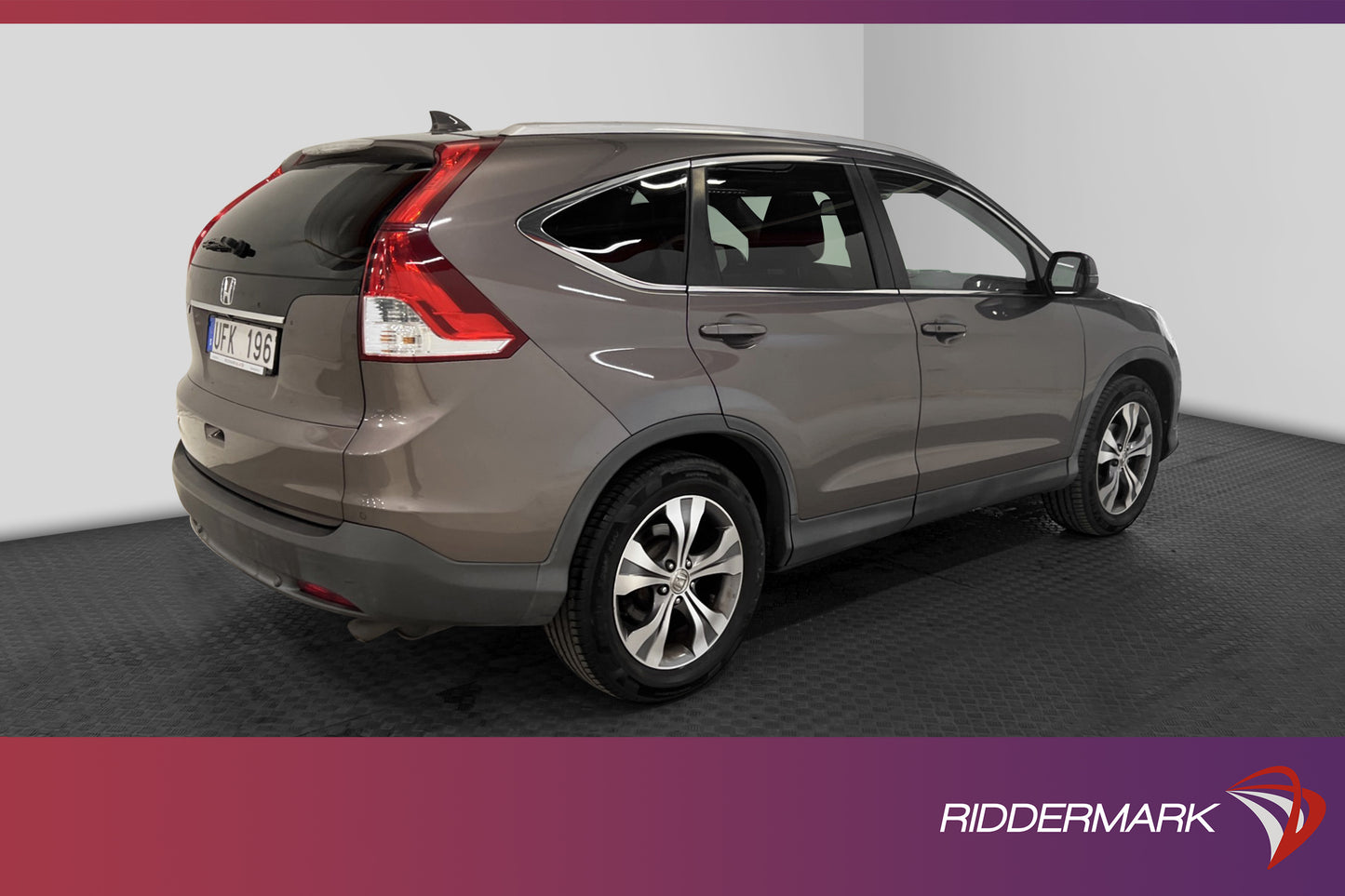 Honda CR-V 2.0 4WD 155hk Executive Pano Kamera Skinn Välserv