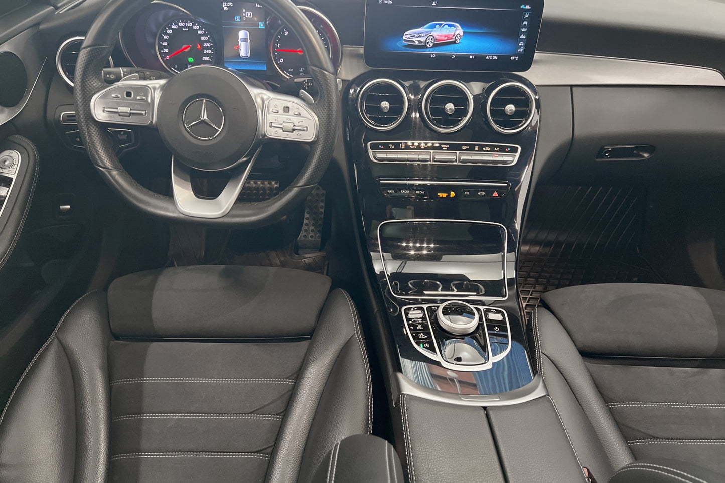 Mercedes-Benz C 220 d 4MATIC 194hk AMG Panorama D-Värm Drag