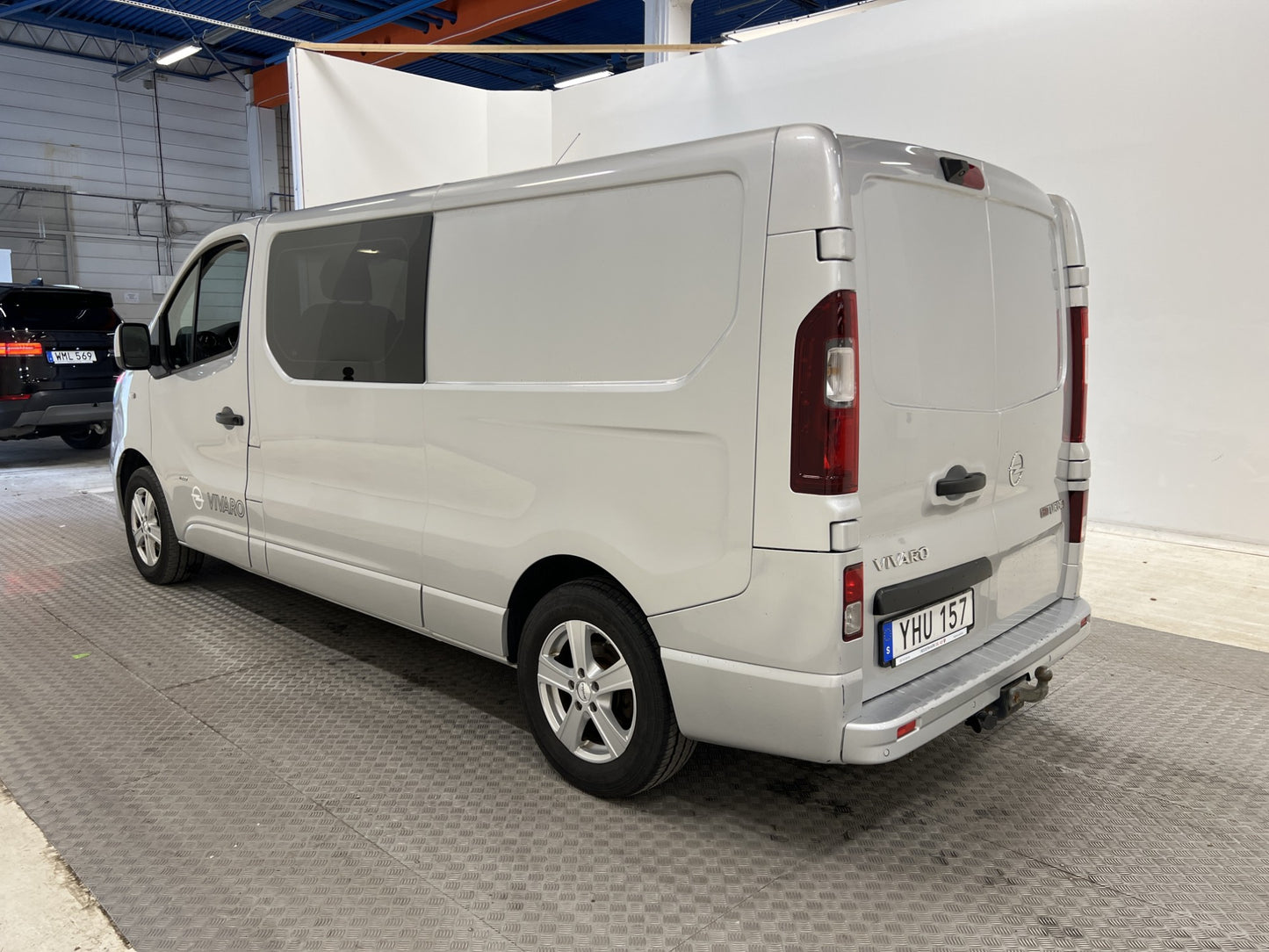 Opel Vivaro CrewVan L2 145hk Värmare Drag B-Kamera 6-Sits