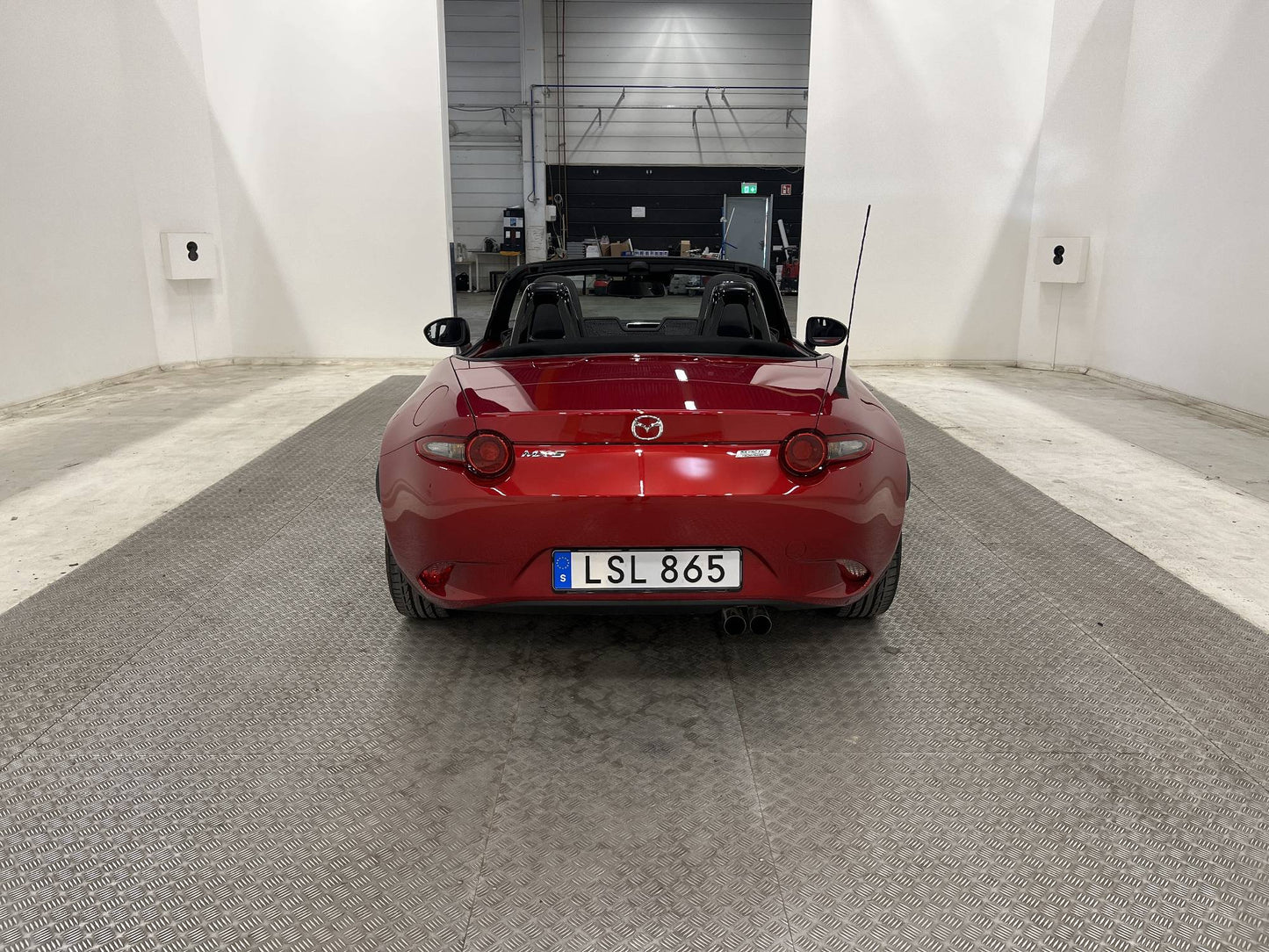 Mazda MX-5 2.0 SKYACTIV-G 160hk 1 Ägare Lågmil Nyservad