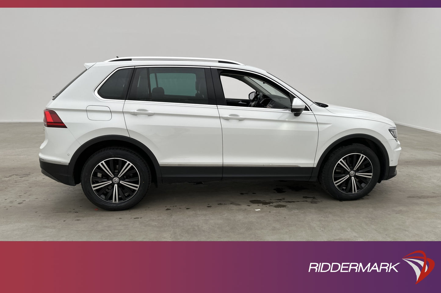 Volkswagen Tiguan 2.0 TDI 4M GT Cockpit Pano Kamera Drag