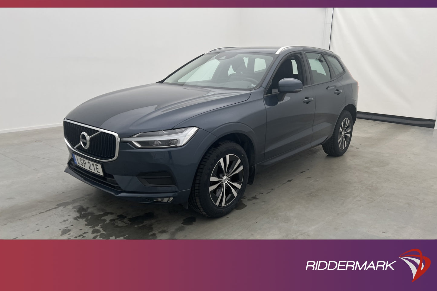 Volvo XC60 B5 AWD Momentum VOC Värm Kamera Navi Drag MOMS