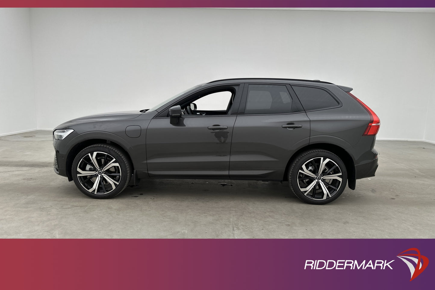 Volvo XC60 Recharge T6 AWD Plus Dark Pano 360° Navi Drag