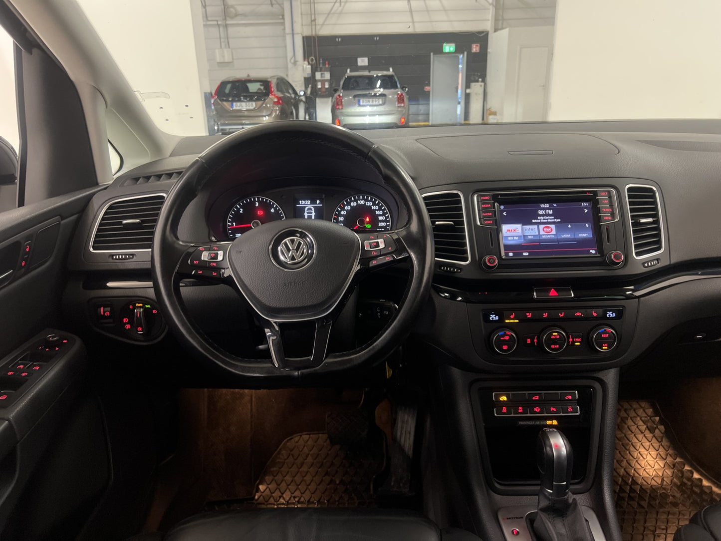 Volkswagen Sharan 2.0 TDI 4Motion 184hk 7-sits Skinn Värmare