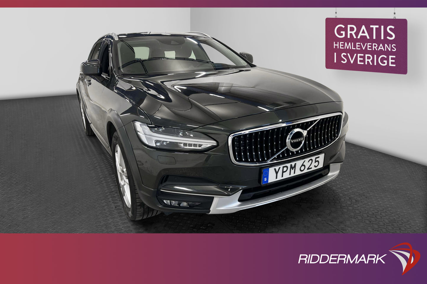 Volvo V90 Cross Country D4 AWD Momentum B&W Skinn MOMS