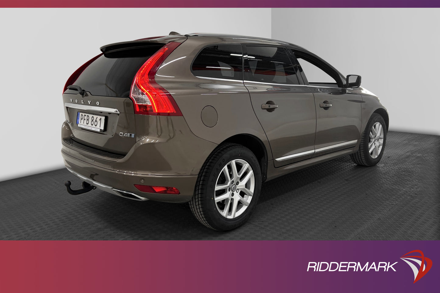 Volvo XC60 D4 AWD Summum VOC D-Värm Pano Drag Polestar 220hk